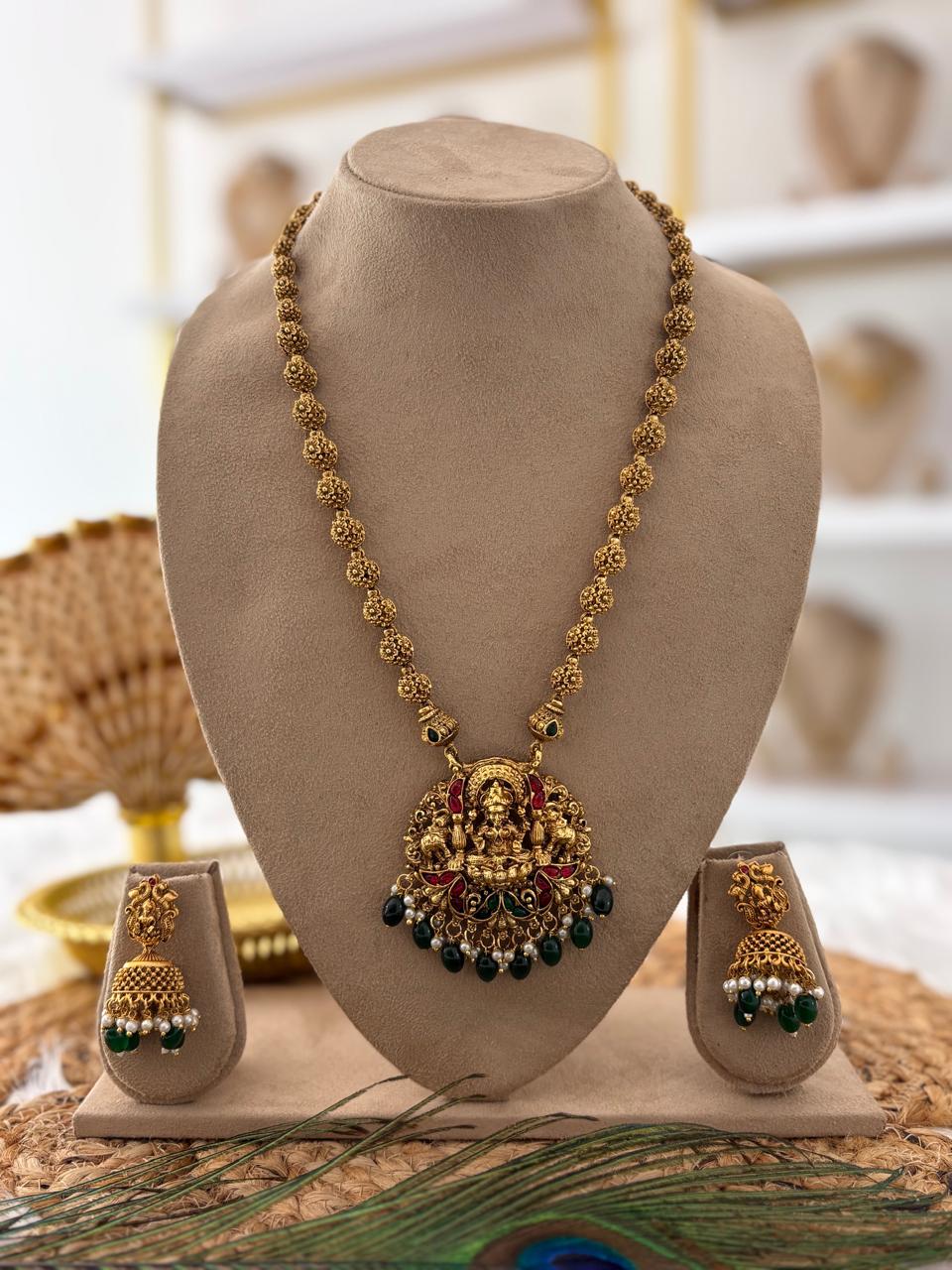 GAJALAKSHMI LONG HAARAM